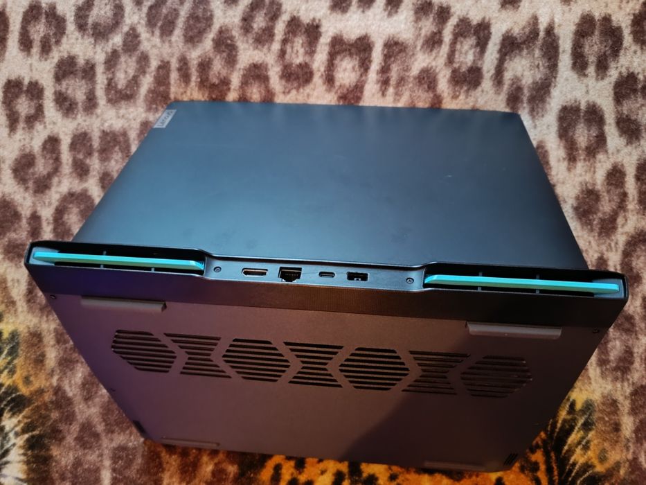 Leptop Gaming Lenova