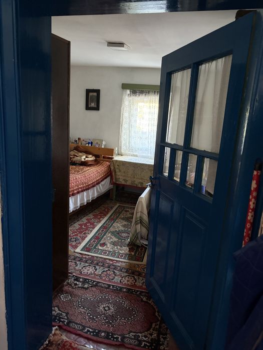 Ostrovu Corbului, teren 636 mp intravilan si casa batraneasca la 19 km de Severin
