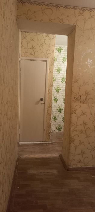 З ком квартира 2 этаж хокимятни енида бозор якин енида 1 мактаб бор