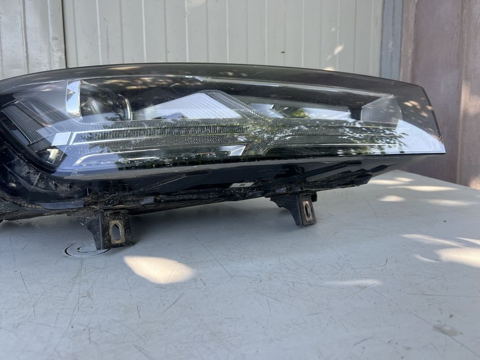 Far dreapta Audi Q7 4M full led matrix