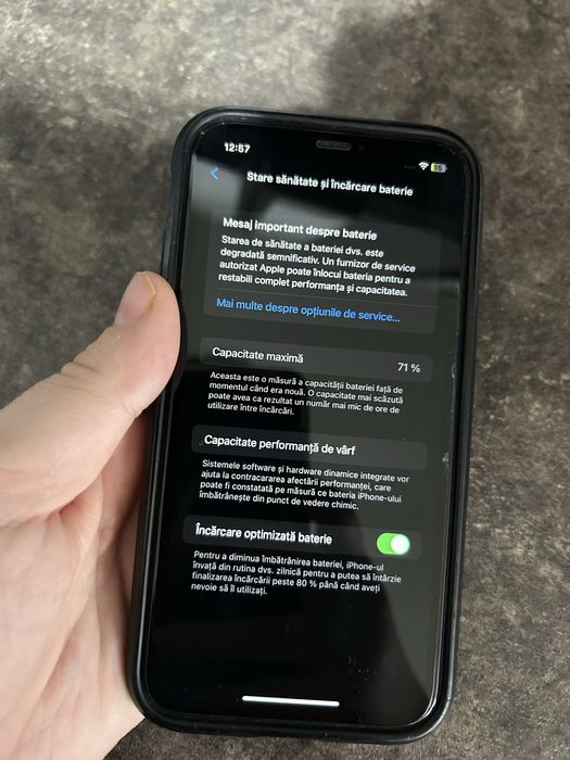 Vând iPhone 11 – 128 GB, în stare foarte bună de funcționare.