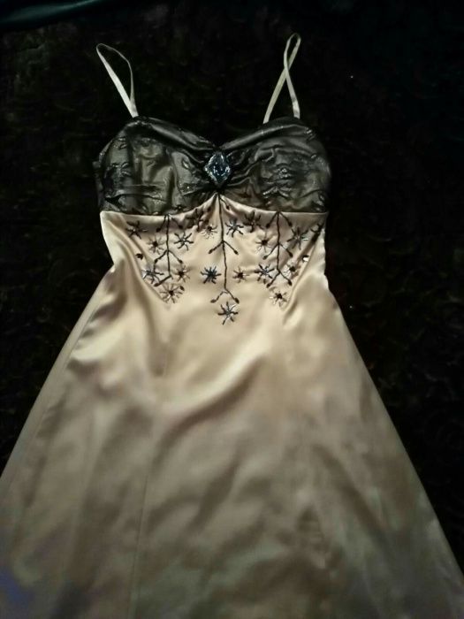 Бална официална рокля с дантела