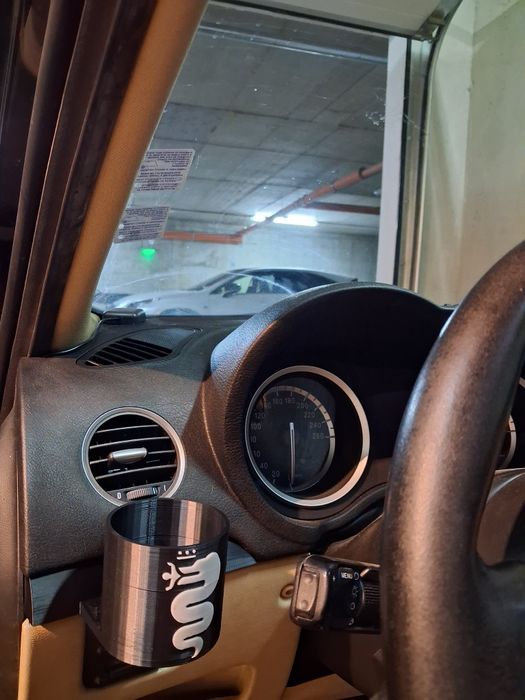 Поставка за чаша alfa romeo 159