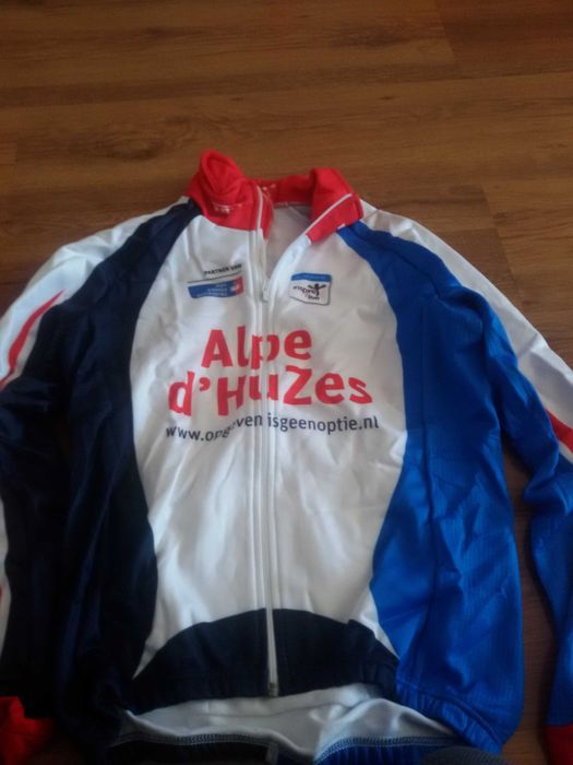 Облекло за колоездене тениски,елеци и къси клинове  S,M,L,XL