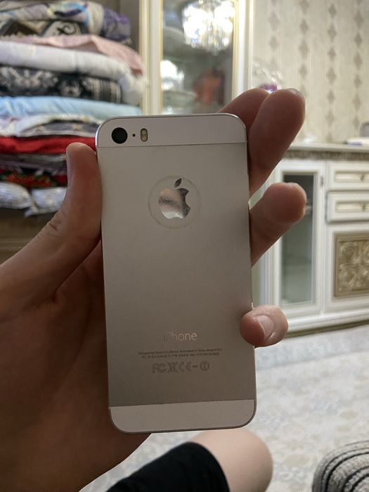 Продается айфон 5 сломан экран