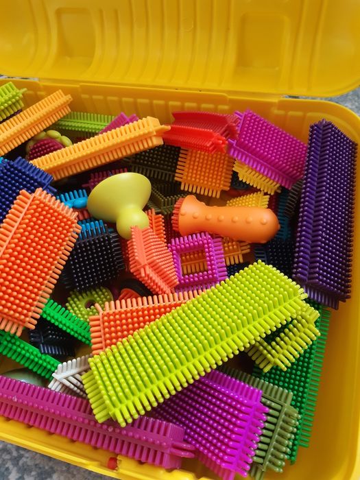 Piese educative  colorate