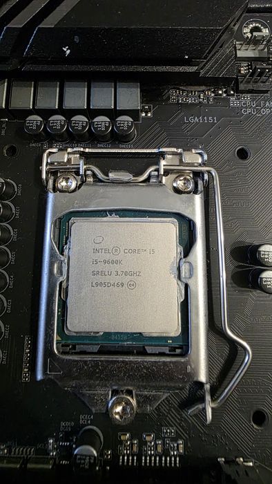 Kit i5-9600k, placa de baza Gigabyte Z390 Aorus Pro Bucuresti