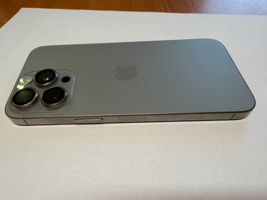 iPhone 15 Pro Max 256GB titanium с гаранция , перфектно състояние
