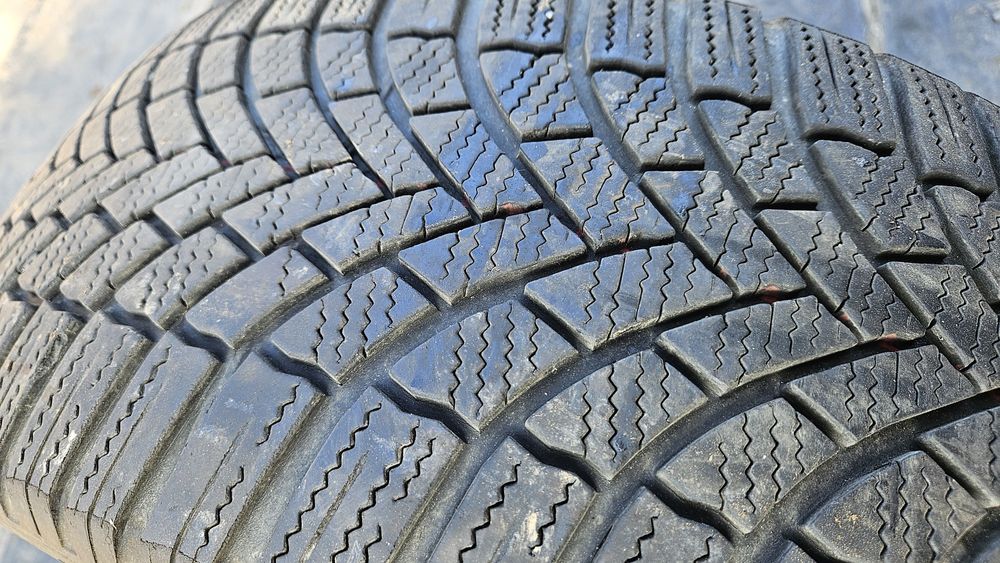 2бр гуми 235 50 19 дот 23 бриджстоун