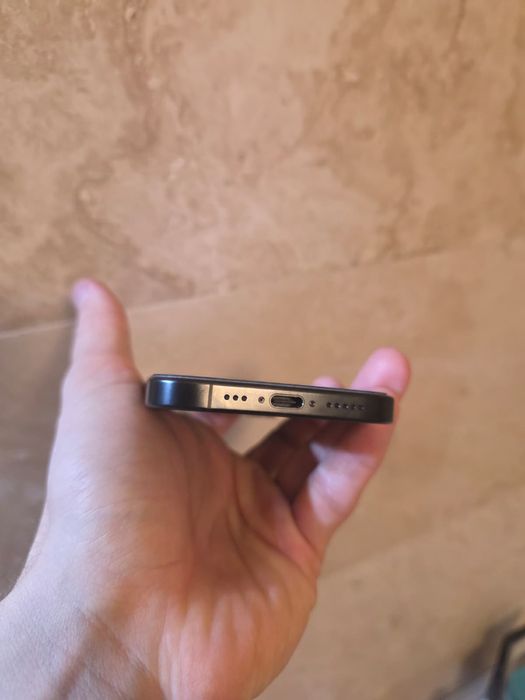 iPhone 16 Pro 256 Black / Gold