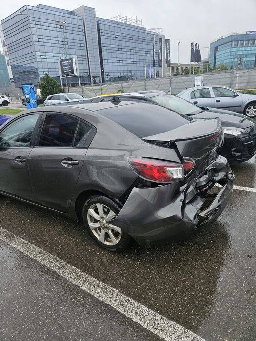 Mazda 3, 2011, 1.6 disel, 115 cp - Avariată, de vânzare