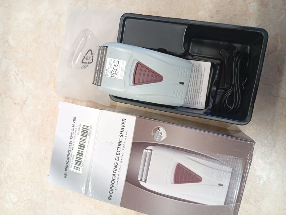 Shaver cu doua zone de taiere