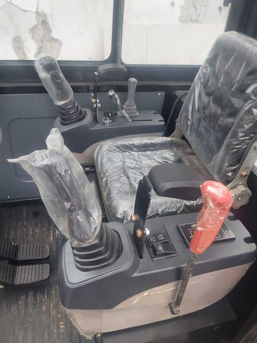 Miniexcavator 3.5t, NOU - Motor KUBOTA