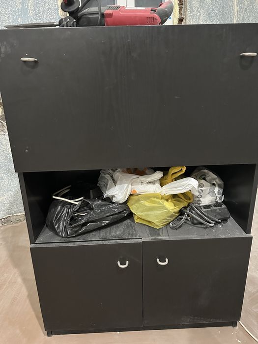 Продавам черен скрин