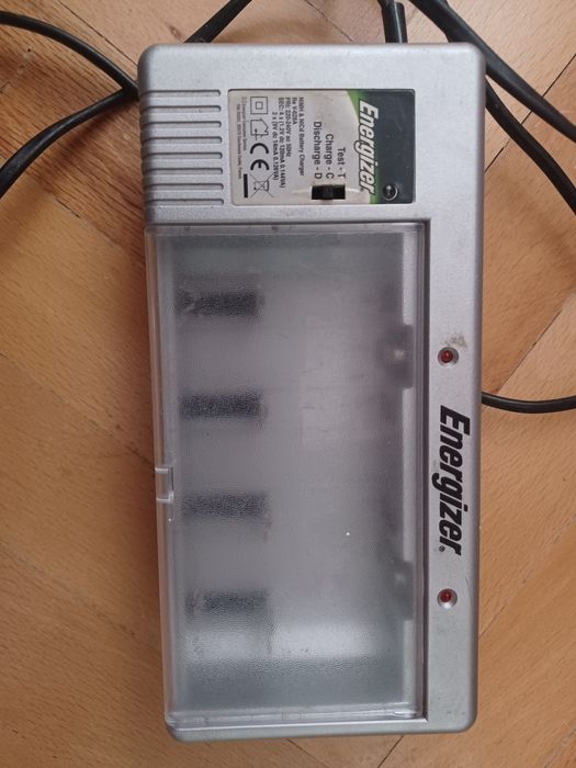 ENERGIZER Универсално Зарядно за Батерии