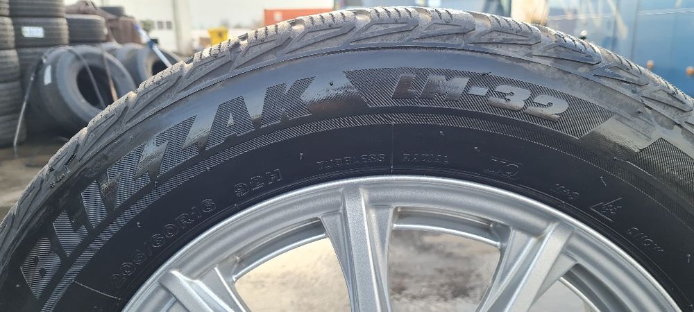 Set complet Roti iarna Mercedes Benz E Class 205 60 R 16 Bridgestone