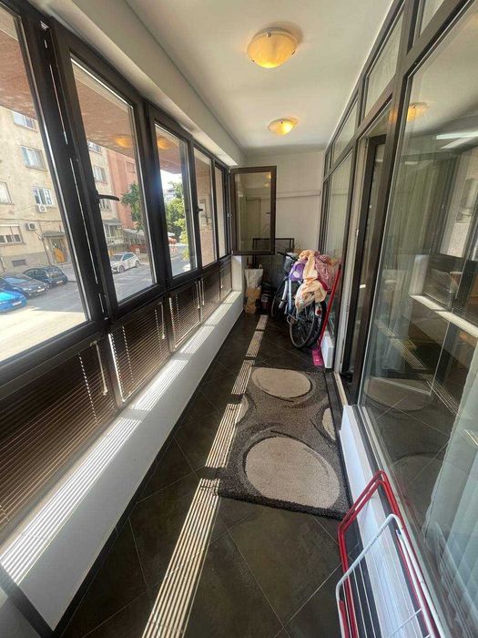 Продава се Тристаен апартамент в Бургас, Лазур - 110 кв.м за 2273 €/кв.м - Снимка #3