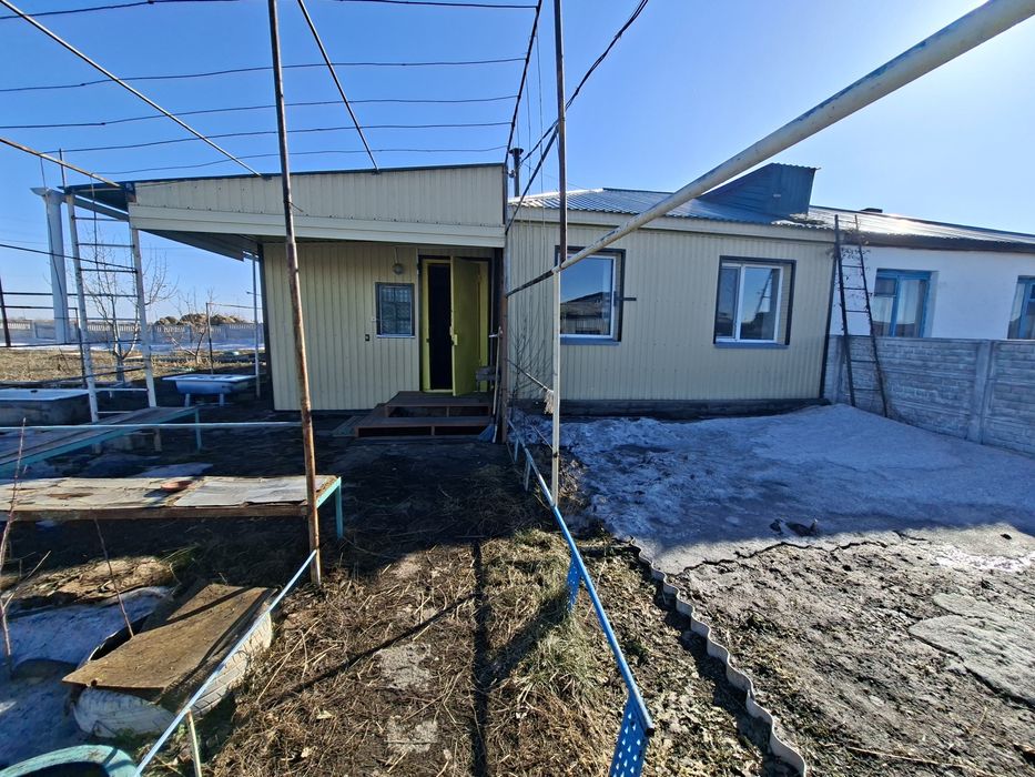 Продам дом в 11 км от города Аксу