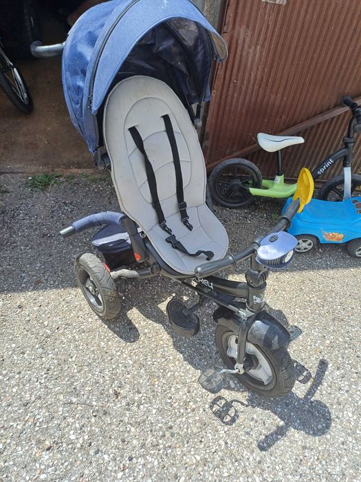 Продава се детска триколка