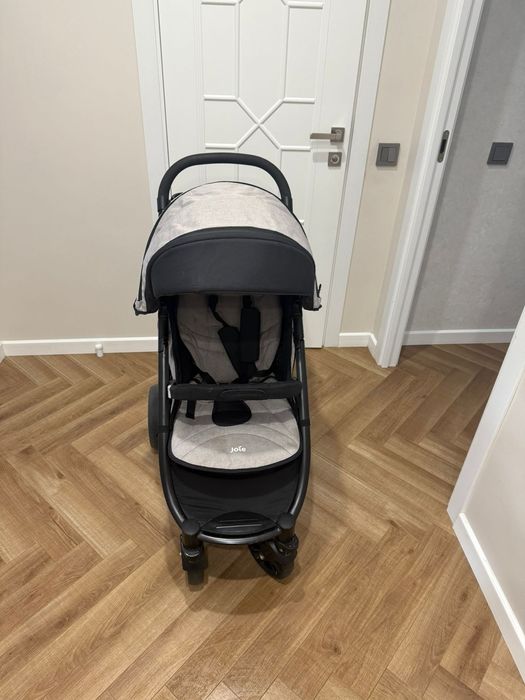 Коляска прогулочная