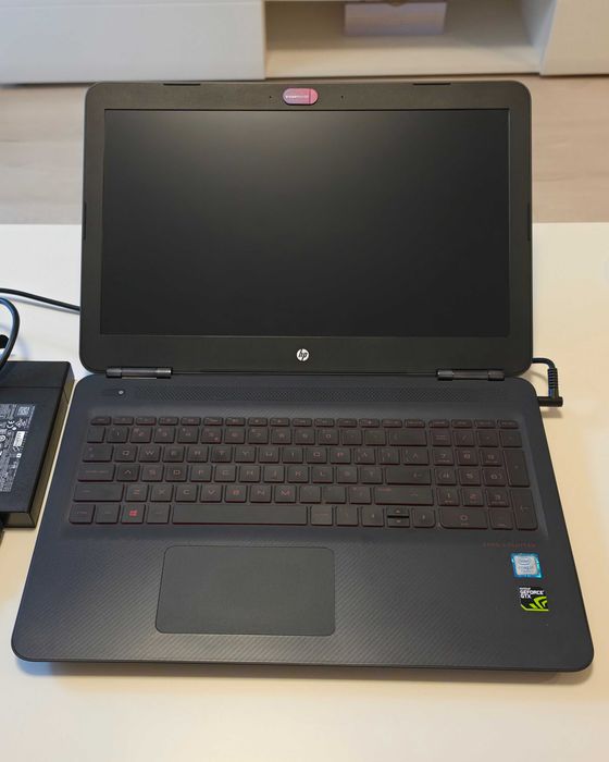 Laptop gaming HP OMEN 15-ax202nq i7-7700HQ GTX 1050 Ti 4GB, 16GB RAM, SSD 128GB + HDD 1TB, baterie noua, Windows 11, FHD IPS, tastatura iluminata