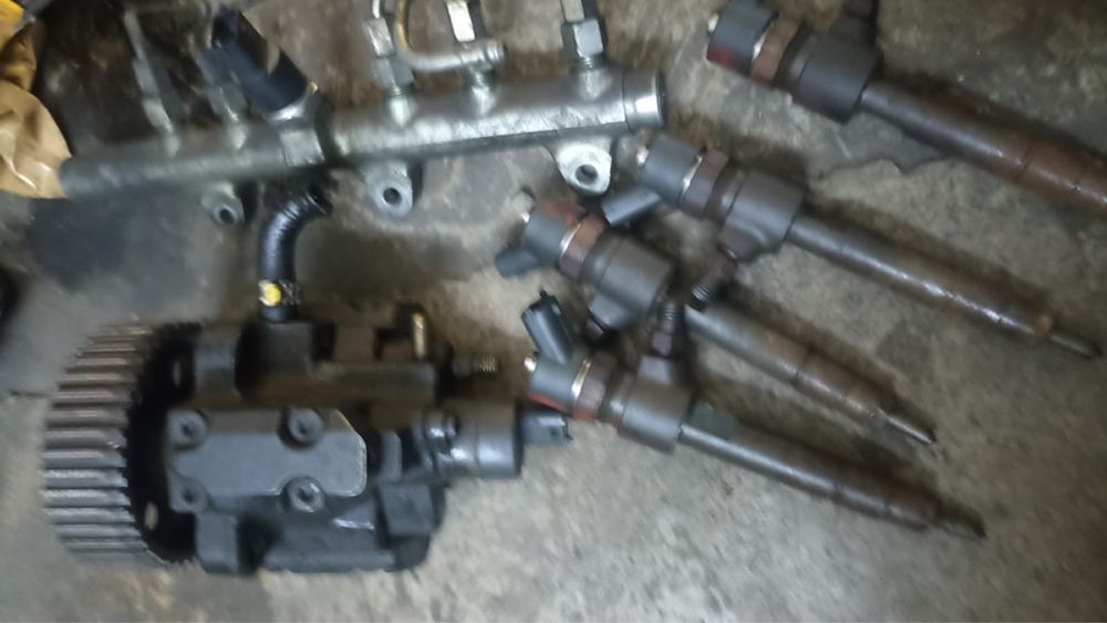 Injectoare plus pompă plus rampa injecție 1.9 jtd