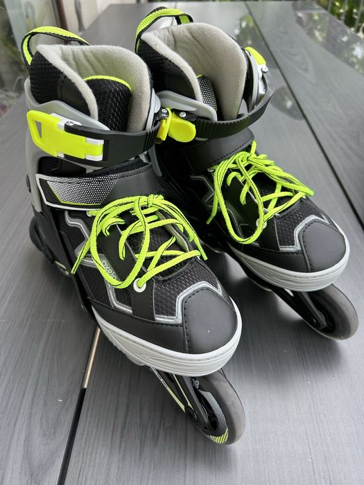 Role roller skating set complet cu casca si protectii incheieturi