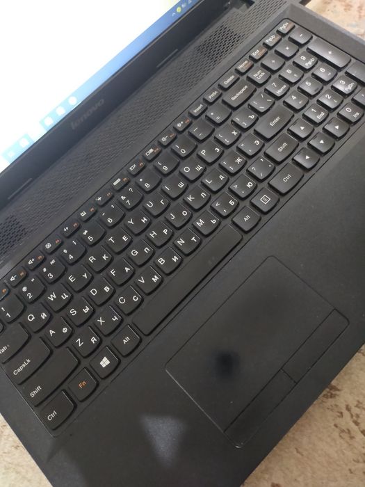 Ноутбук сатылады Lenovo