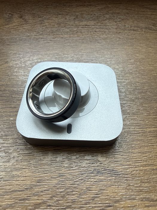 Oura кольцо срочно продам 8 размер