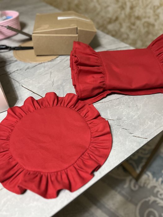 Раннер с рюшами, подтарельник