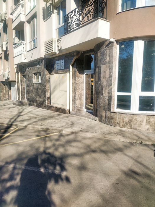 Продажба на бар - ресторант с Акт 16 в гр. Бургас - Зорница 225m²