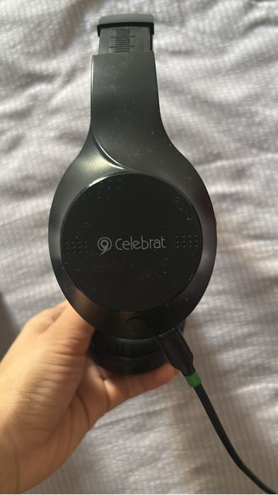Продаю наушники celebrat17,б/у
