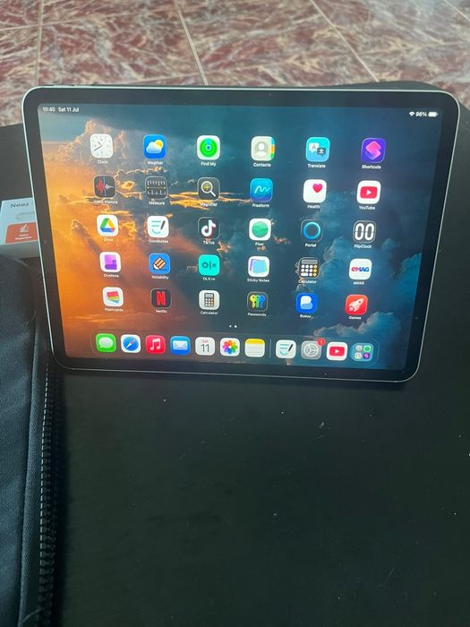 iPad Pro 11” – 256GB – stare impecabilă + Pen nou.
