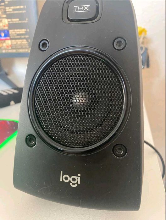 Здравейте продавам бас каса LOGI