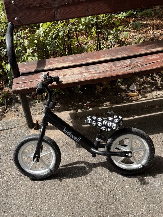 Bicicleta fara pedale pentru copii