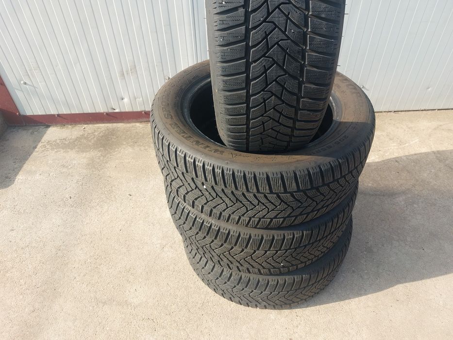 150 lei bucata! Set anvelope M+S/IARNA 205 55 16 Dunlop! 7 mm