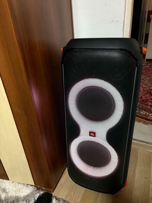 Vând boxa Jbl partybox 710