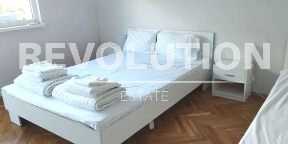 Дава се под наем Тристаен апартамент в Варна, Център - 86 кв.м за 797.64 € - Снимка #4