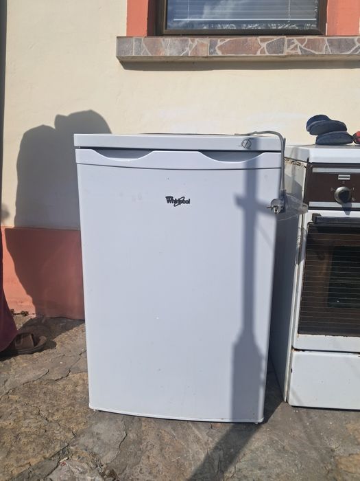 Vând congelator whirpool 4 sertare stare foarte buna