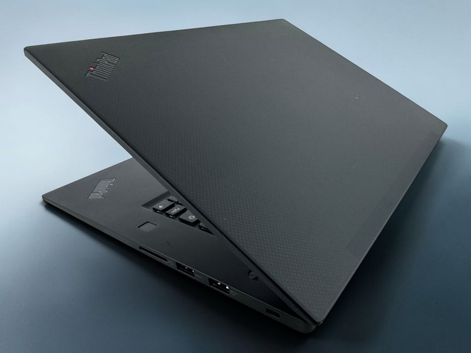 Lenovo ThinkPad P1 Gen 3 15.6" 4K i7-10750H 32RAM 512SSD Nvidia Quadro T1000 Перфектен! Гаранция!