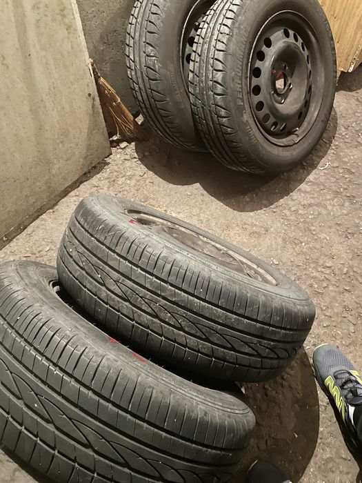 Гуми с джанти 195/65/15. 91V