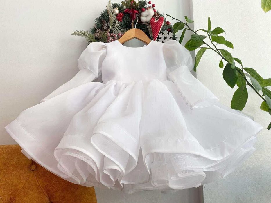Vand rochie pentru fetite 4 ani