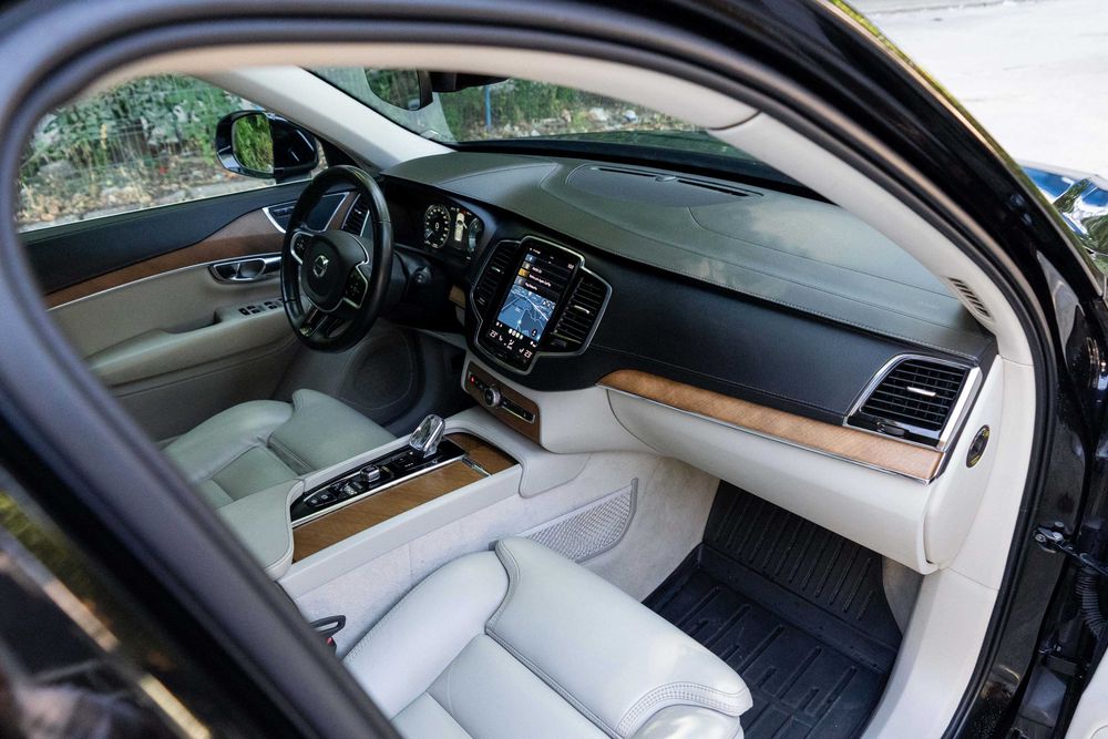 Vand VOLVO XC90, an 2020, automat, 4x4, 26.600 euro TVA INLCUS !
