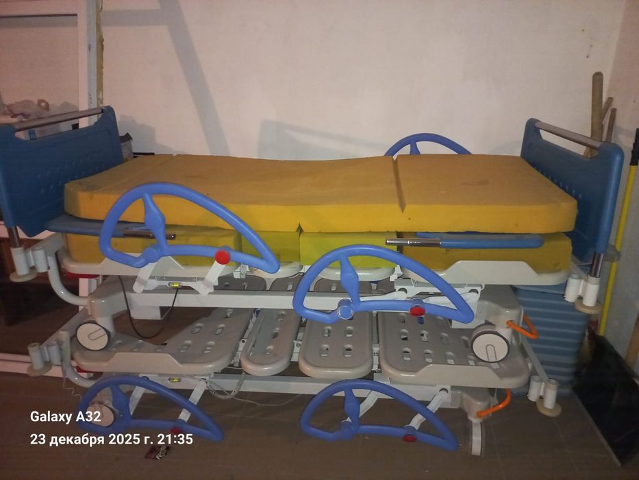 Медицинская кровать