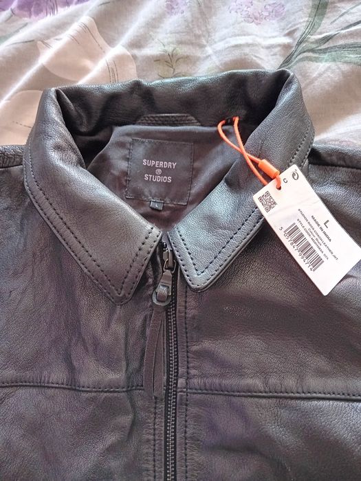 Vând geacă de piele Superdry L. Nouă!!!