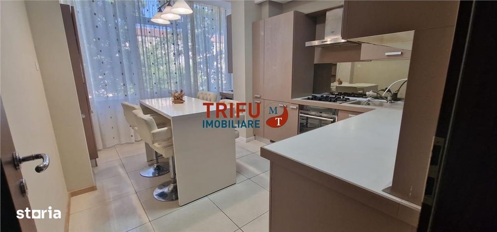 Apartament 4 camere zona Cetate