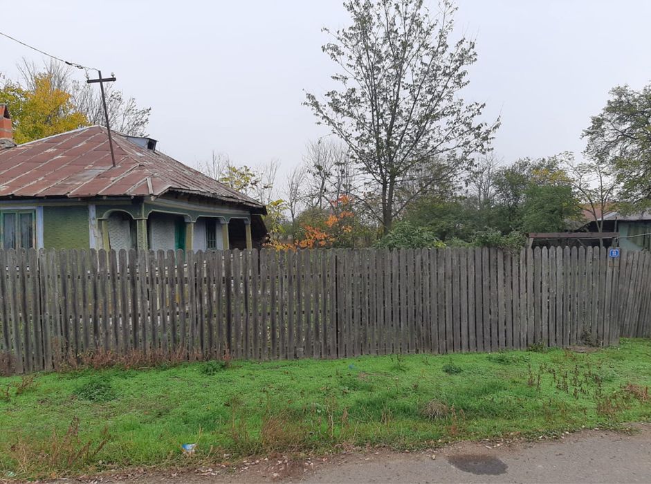 Casa batranesca cu teren generos