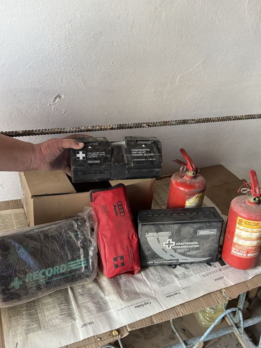 Огнетушитель аптечки знак аварийной остановки