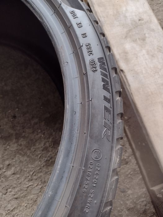 Перфектни 2бр.255/35/21 Pirelli dot0523