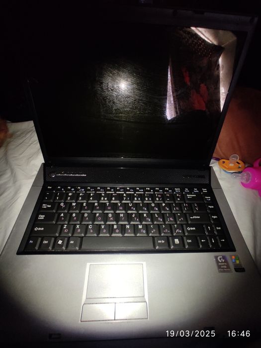 Noutbuk sotiladi hec qanday aybi yo pul zarl